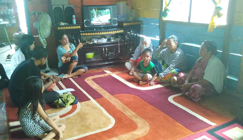 Suasana rumah korban KM Marina Express 2B, Senin (21/12/2015). (Randi/ZONASULTRA.COM)