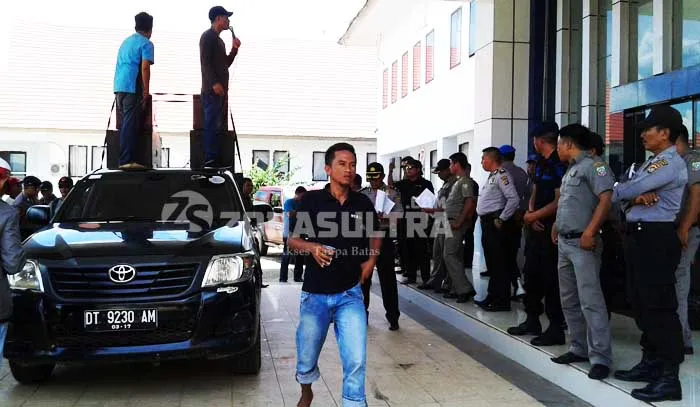 Warga Konut Demo, Tolak Putusan Gubernur Tentang Pergantian Sekda