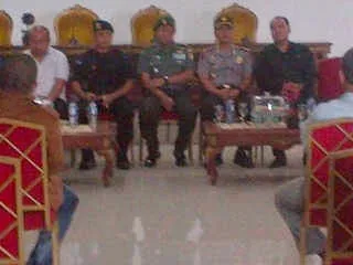 Jelang PSU, Dandim 1416 Muna : Stop Komentar Provokatif di MedsosJelang PSU, Dandim 1416 Muna : Stop Komentar Provokatif di Medsos