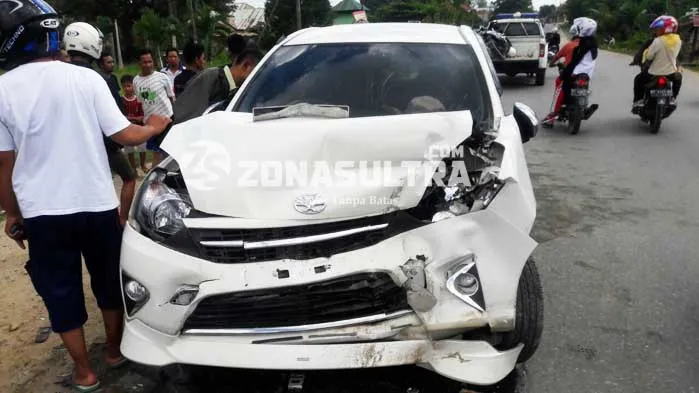Tabrakan Mobil, 1 Korban Dilarikan Di Rumah Sakit