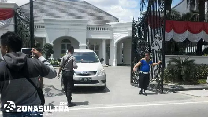 rumah pribadi nur alam dijaga brimob