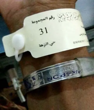 Gelang penanda rombongan jamaah haji asal kota Kendari dan Kabupaten Konawe Utara (Konut) nomor 31