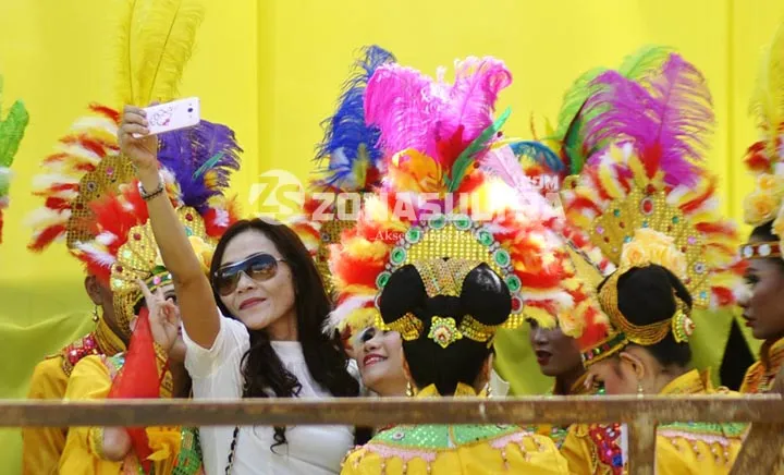 FOTO : Kegiatan Salah Satu Partai Politik Yang Melibatkan Masyarakat