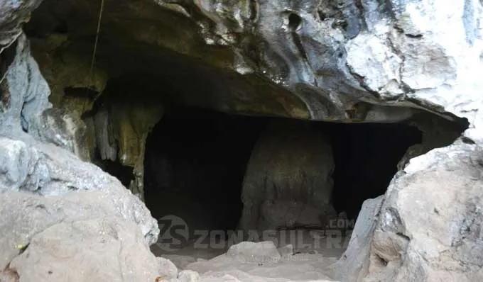 Pintu Masuk Gua Watuburi