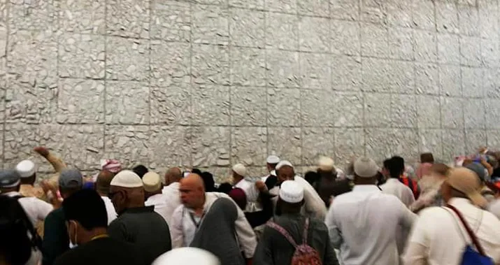 Kegiatan jamaah haji saat melontar jumroh. Dokumentasi Suriadi For Zonasultra.com