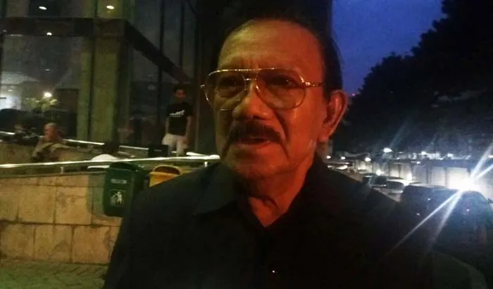 Anggota Dewan Perwakilan Rakyat Daerah (DPRD) Pemerintah Provinsi (Pemprov) Sulawesi Tenggara (Sultra) Abdul Hasan Mbou usai diperiksa Komisi Pemberantasan Korupsi (KPK) Kamis (3/11/2016) malam. (Rizki Arifiani/Zonasultra.com)