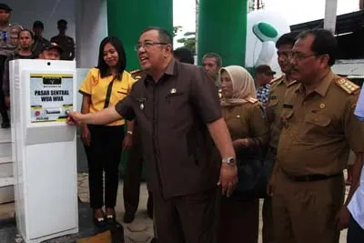 peresmian_pasar_wuawua1
