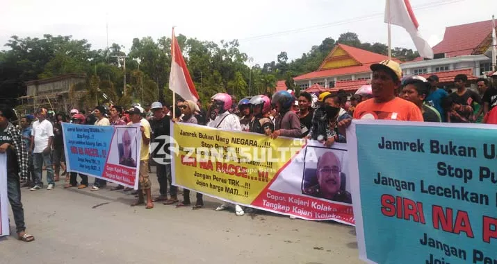 Karyawan Tambang di Kolaka Berdemo Minta Kejaksaan Batalkan Status Tersangka Pimpinannya