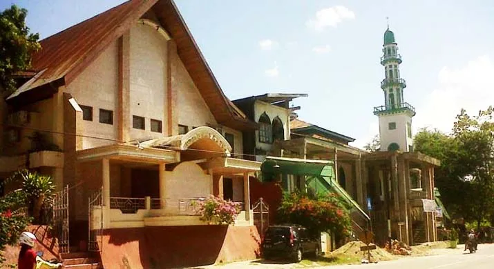 ilustrasi gereja masjid