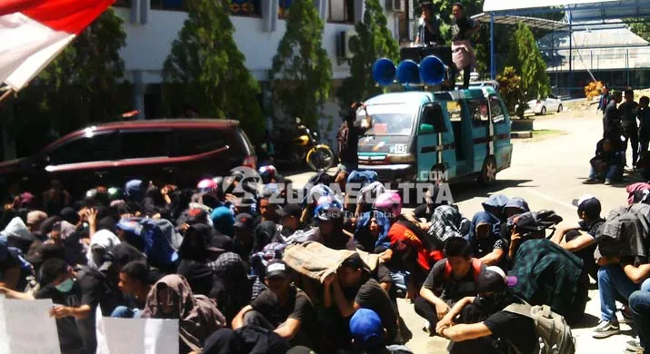 Peringati Hari Anti Korupsi, KBM Teknik UHO Tuntut Kejelasan UKT