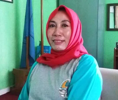 Kepala SMPN 15 Kendari Saemina