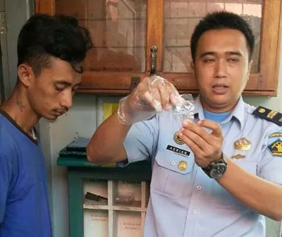 sembunyikan_narkoba1