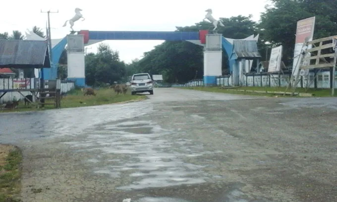 Pintu gerbang Matakidi,merpakan salah satu pekerjaan yang bermasalah,sabtu