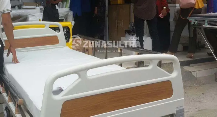 Tingkatkan Pelayanan Kesehatan, Bupati Koltim Beri Bantuan Alkes RSUD dan Puskesmas