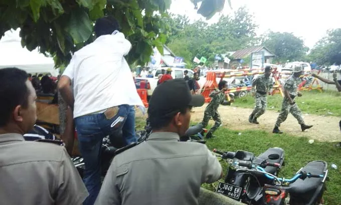 Saling Ejek, Dua Kubu Pendukung Paslon Bupati Mubar Bentrok