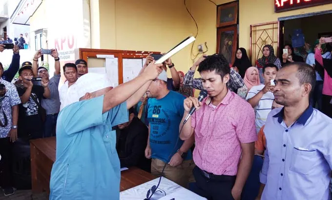 Ketua Panwaslih dan KPU Bersumpah Pakai Alquran di Hadapan Tim Rasak-Haris