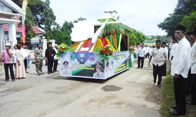 Mobil Hias Meriahkan Pawai Pembukaan STQ ke-5 Butur