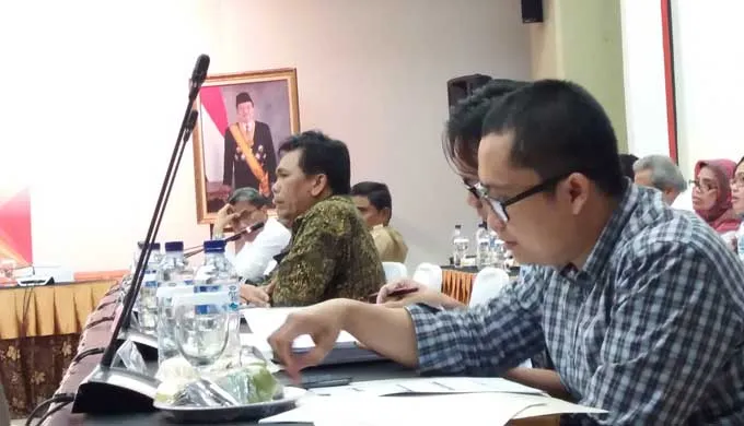 Nelson Simanjuntak (Baju Batik)