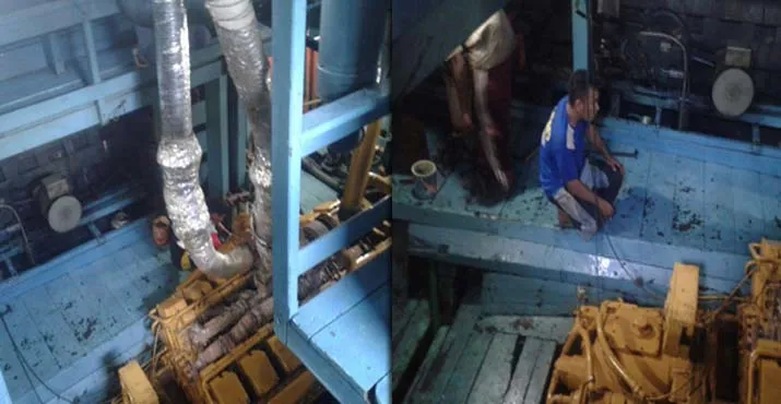 Terlihat Abk kapal Agil Permai berupaya memperbaiki Mesin kapal yang rusak