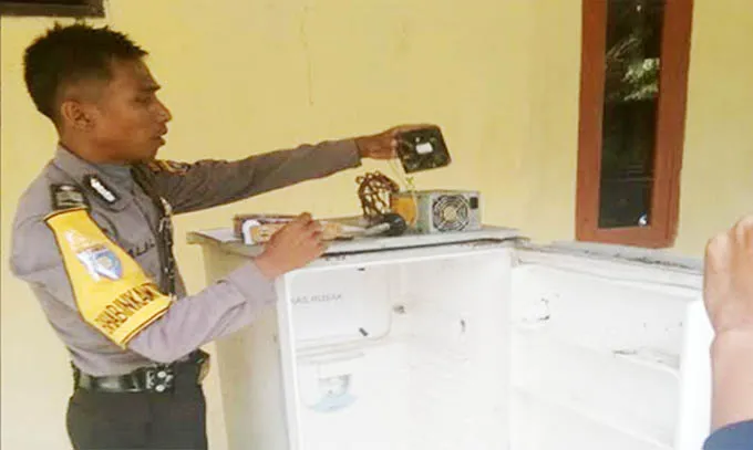 Manfaatkan Kulkas Rusak Menjadi Mesin Penetas Telur