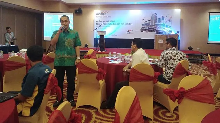 Mandiri Tunas Finance Bersama Toyota Hadji Kalla Gathering Customer