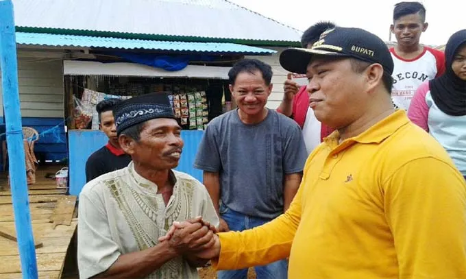 Jumat Barokah, Pemda Konut Salurkan Bantuan pada Masyarakat Kepulauan