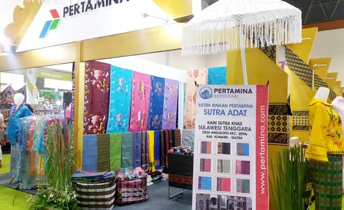 Kisah Sukses Pengusaha Tenun Khas Sultra, dari Sepeda Ontel Hingga Pameran Mancanegara