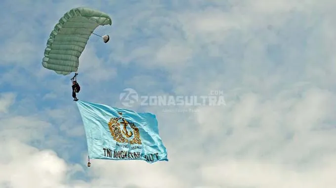 FOTO : Atraksi yang Warnai HUT Sultra ke-53