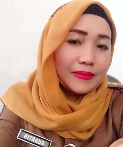 Kepala Bidang Ekonomi Kreatif Dispar Konsel Suartin