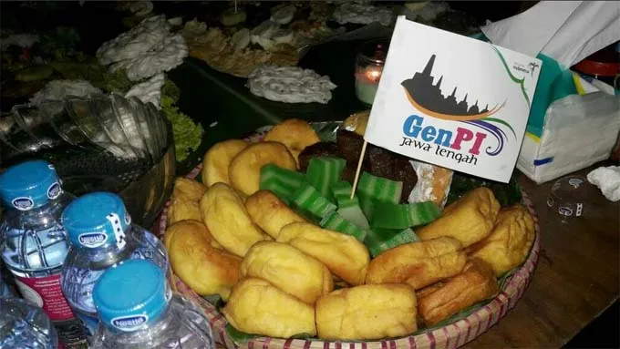 GenPI Lombok Sumbawa Gandeng Sejumlah Komunitas Gelar Aksi Beach Clean Up