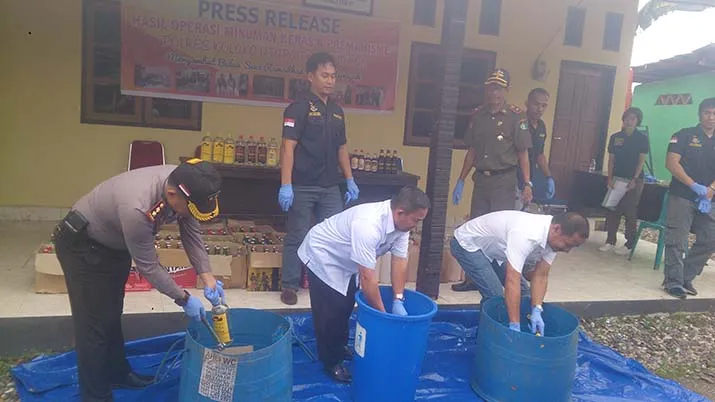 . Miras hasil sitaan polres Kolaka Utara dalam operasi cipta kondisi (cipkon)