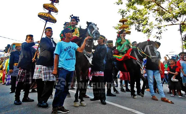 Pawai Budaya HUT Kota Kendari ke 186
