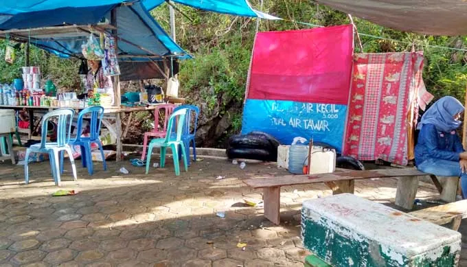 Pengunjung Permandian Napabale Keluhkan Minimnya Fasiltas Umum dan Banyak Sampah