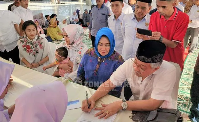 Kukuhkan Pengurus Baznas, Nur Alam: Perbanyak Zakat Agar Umur Panjang