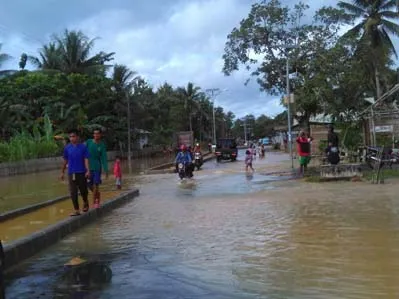 Pantau Lokasi Banjir, Ini Dilakukan Bupati Mubar 