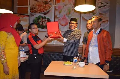 Ridwan Bae Bersama Forum Sultra DKI 