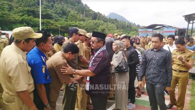 Rusda Pamit Sambil Baca Puisi di Iringi Suasana Haru