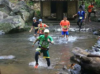 Yuk Belari dengan Latar Belakang Alam di Ijen Green Run 2017