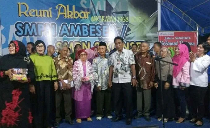 SMPN 2 Konsel Gelar Reuni Akbar Setelah 49 Tahun