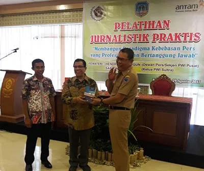 Gandeng PT Antam dan Pemda, PWI Kolaka Latih 23 Wartawan Hadapi UKW