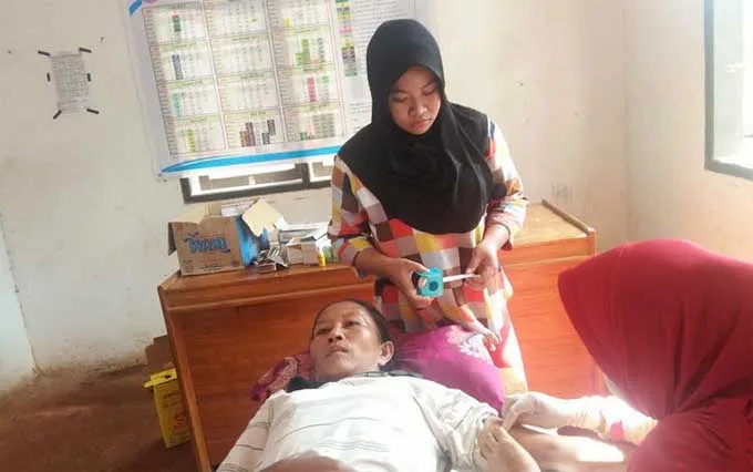 Jumat Barokah, Dinkes dan DPPKB Konut Gelar Pengobatan Gratis untuk Warga