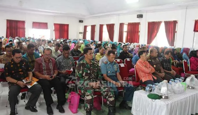 Tina Nur Alam Minta Masyarakat Wakatobi Doakan Nur Alam