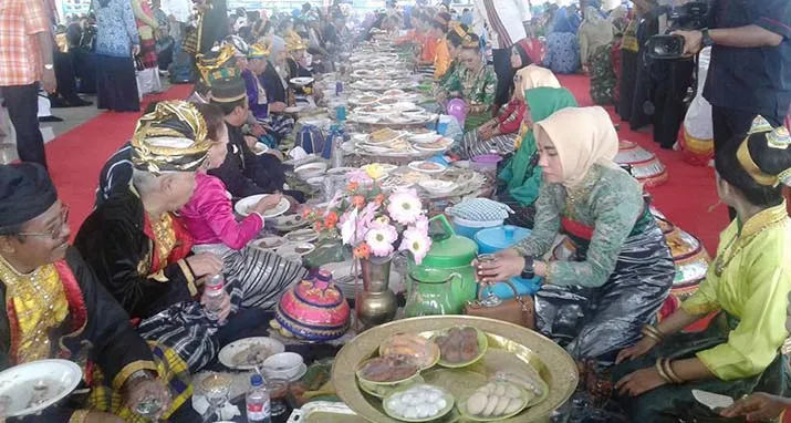 Tradisi Bubusiana Lipu di Kaisabu Baru Meriahkan HUT Kota Baubau