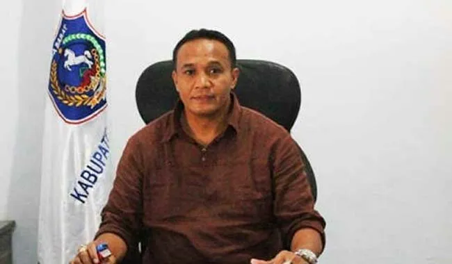 Bupati Muna Barat (Mubar) LM.Rajiun Tumada