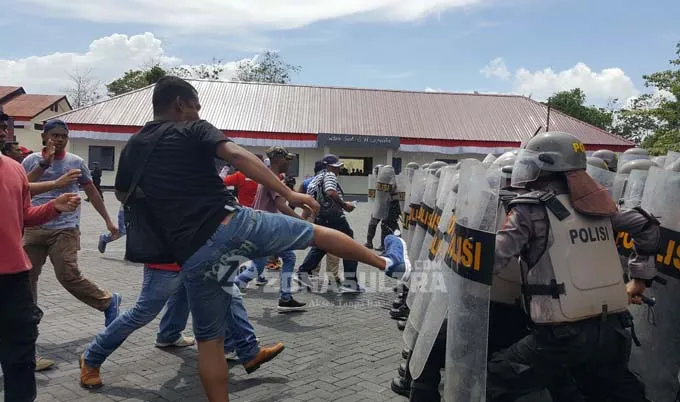 HUT Brimob Dimeriahkan Atraksi Pengamanan Pilkada