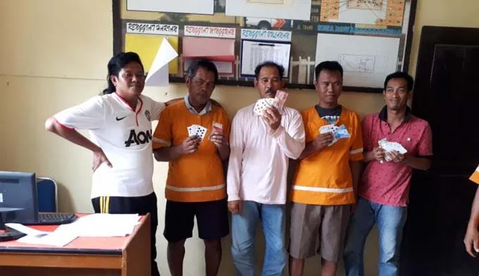Asyik Berjudi, Polisi Grebek Dua Oknum ASN di Konut