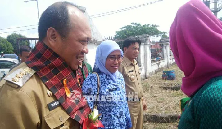 Bupati Konut, Ruksamin