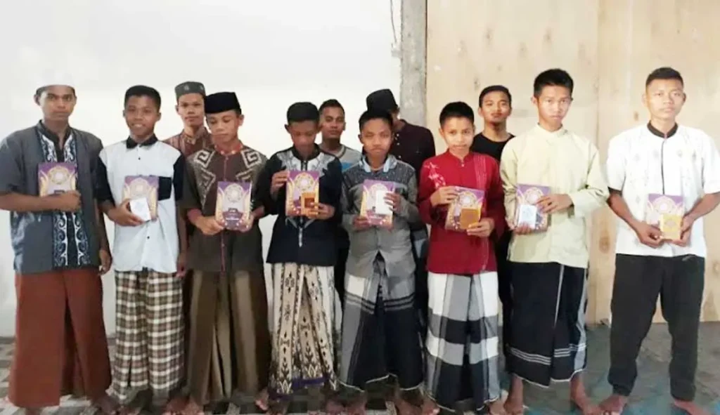 BMH Sultra Salurkan Bantuan ke Pesantren Penghafal Qur’an