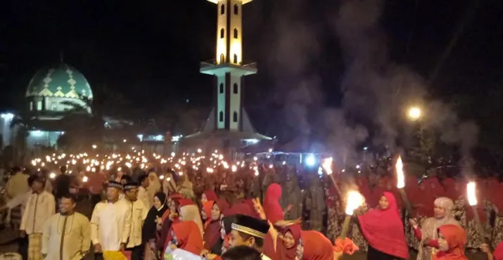 Pawai Obor dan Lomba Sholawat Ramaikan 1 Muharam di ANTAM Pomalaa