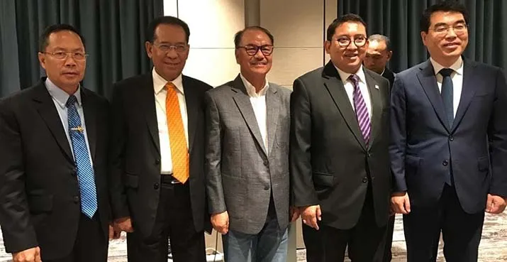 Kunjungi Korsel, Bupati Konsel Terima Penghargaan Federation of Young Farmers 